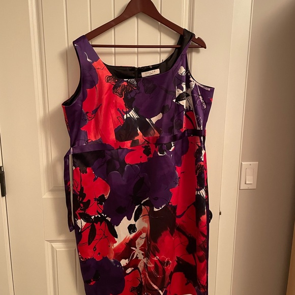 Amazing dress by Tahari size 18W - Picture 2 of 5